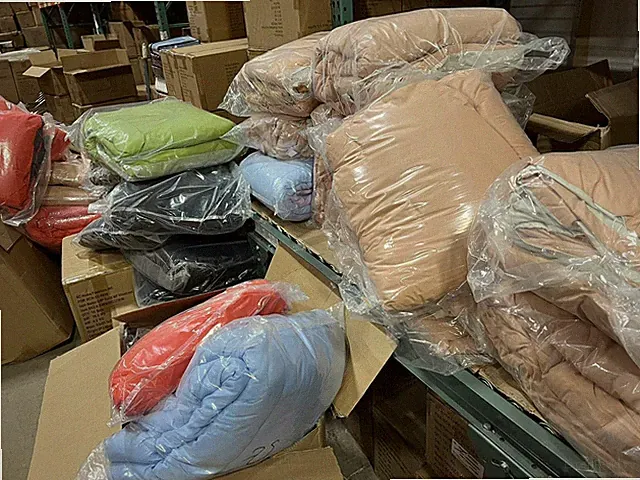 CLEARANCE-ONLY $10 IF PICK UP - Ultra Soft Full/Queen Comforters, multi-colors